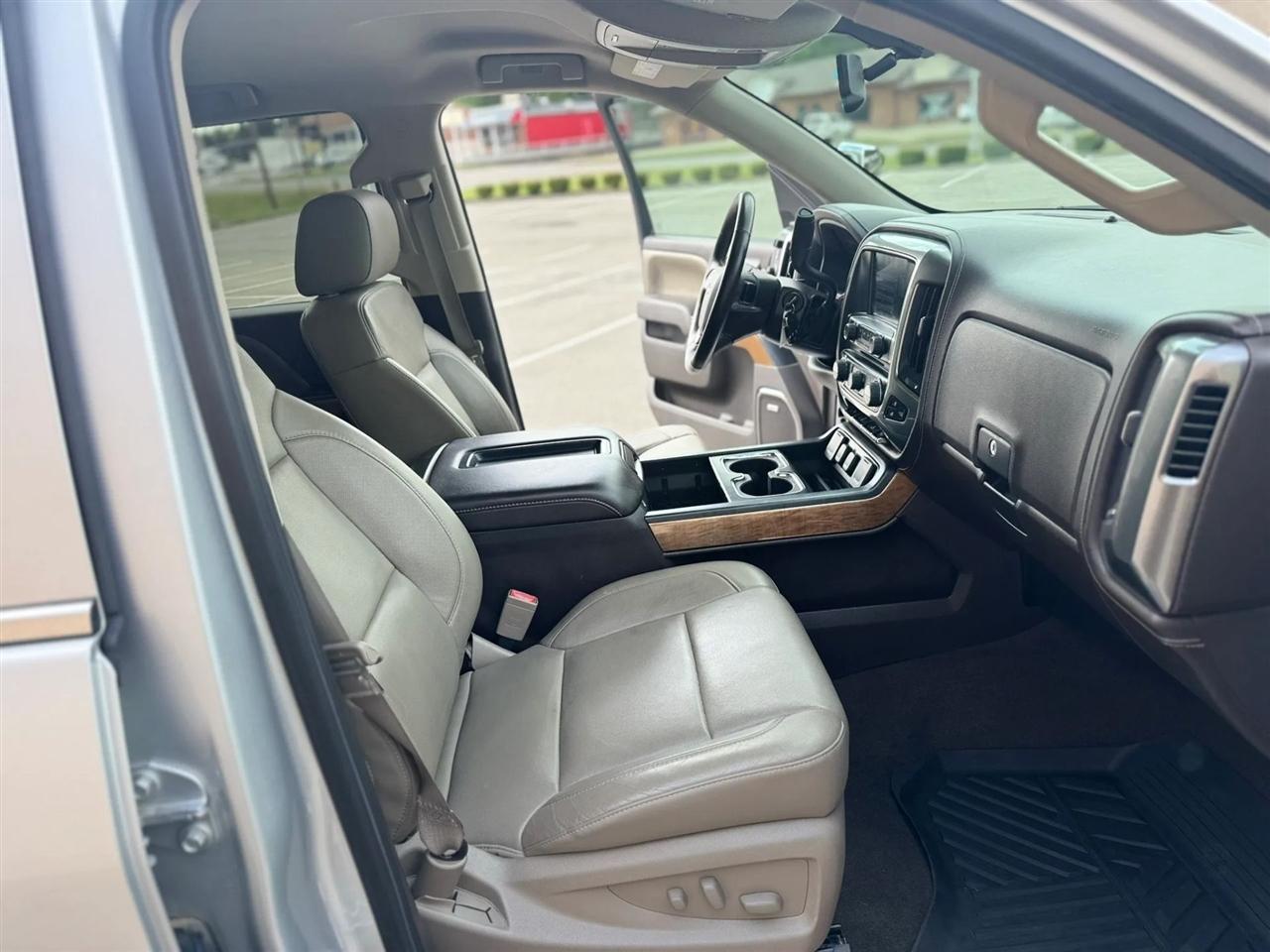 Chevrolet Silverado 1500 4WD Crew Cab 153.0" LTZ w/1LZ 2015