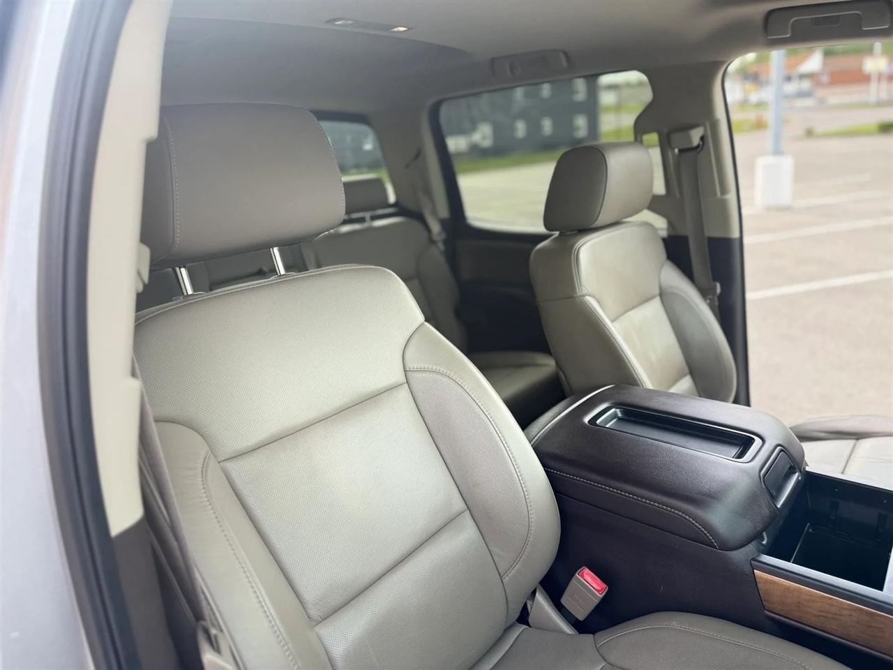 Chevrolet Silverado 1500 4WD Crew Cab 153.0" LTZ w/1LZ 2015