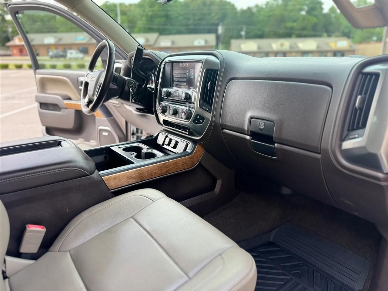 Chevrolet Silverado 1500 4WD Crew Cab 153.0" LTZ w/1LZ 2015