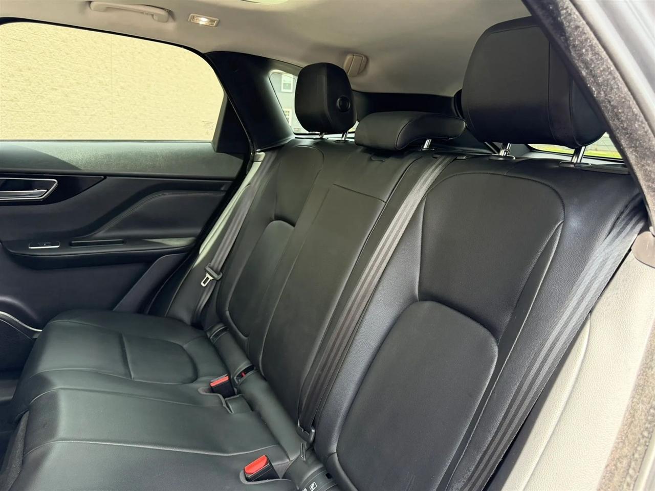 Jaguar F-Pace 20d Premium AWD 2017