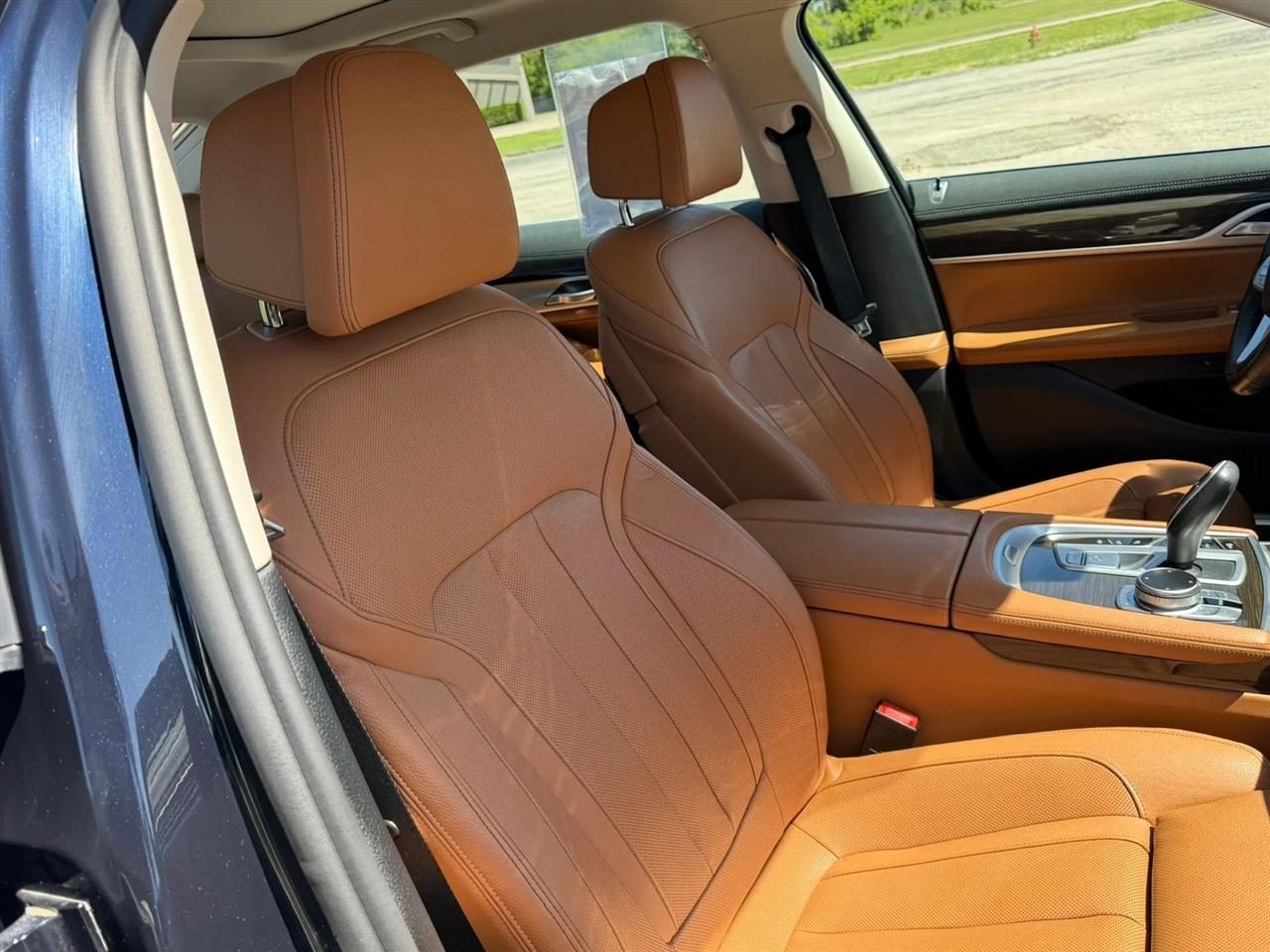 BMW 7 Series 740i Sedan 2020