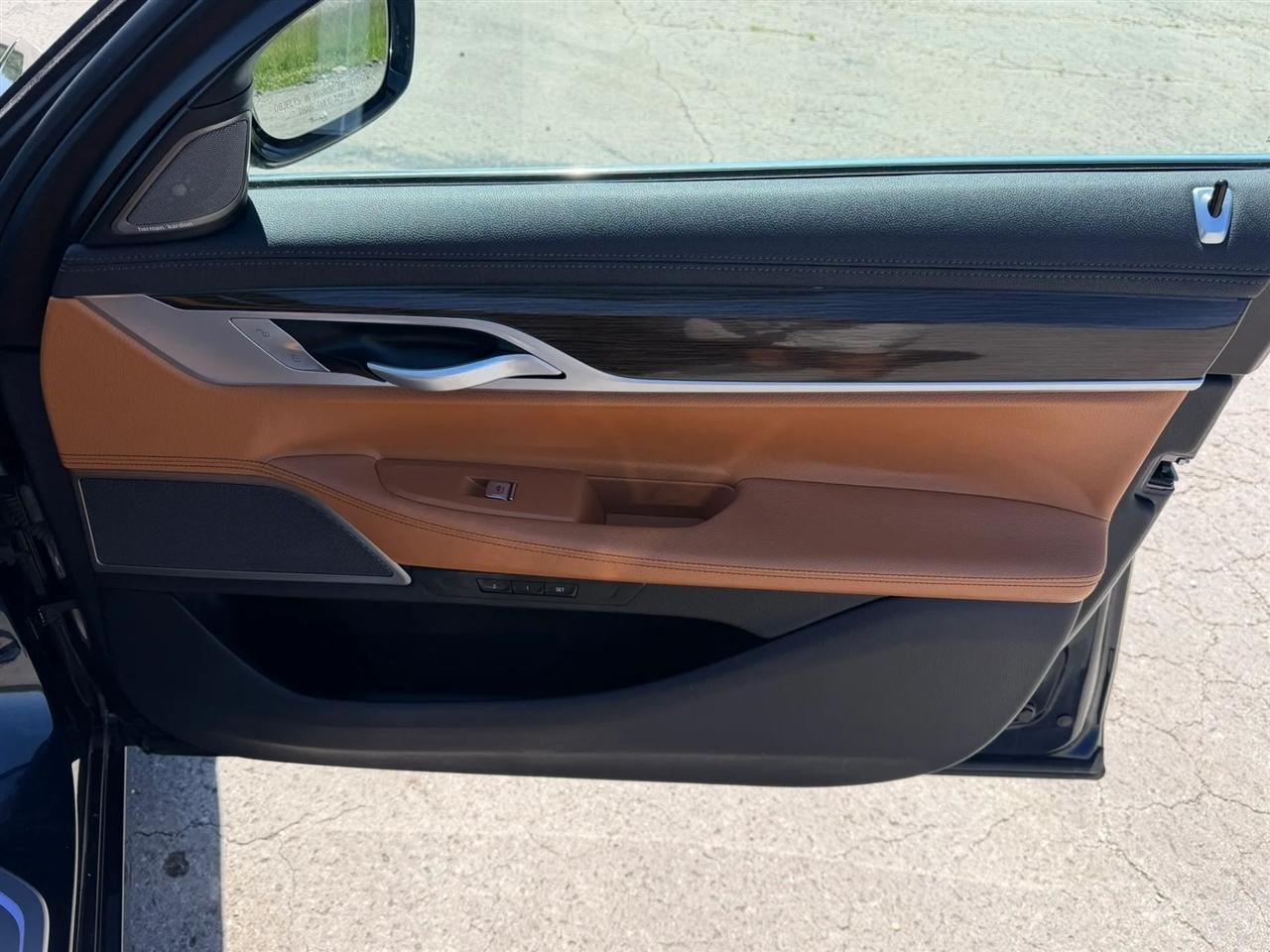 BMW 7 Series 740i Sedan 2020
