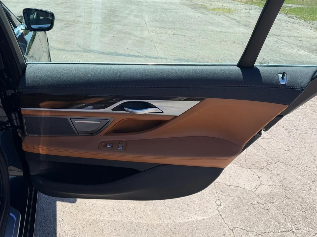 BMW 7 Series 740i Sedan 2020