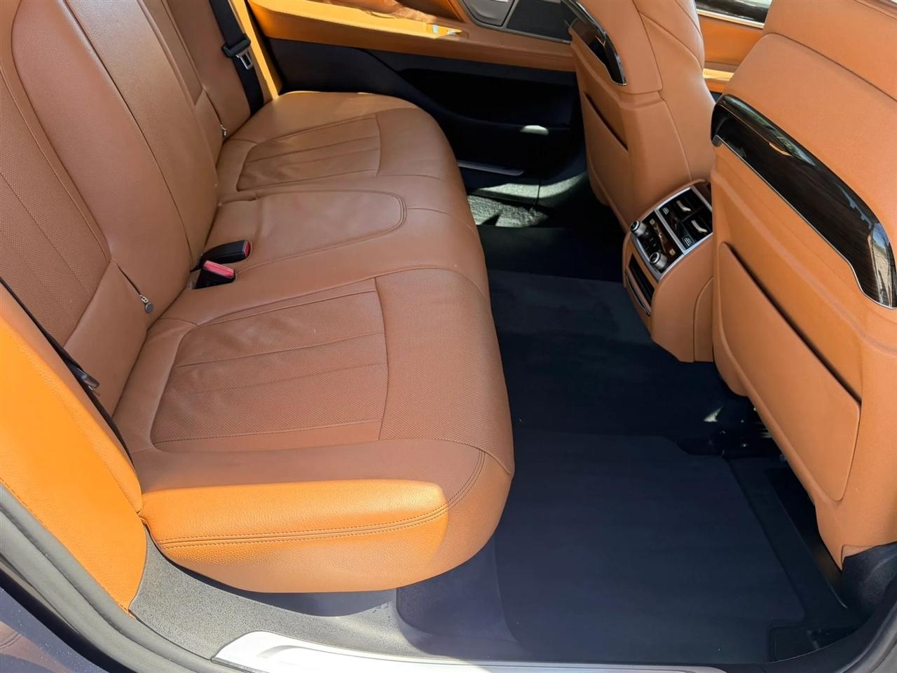 BMW 7 Series 740i Sedan 2020