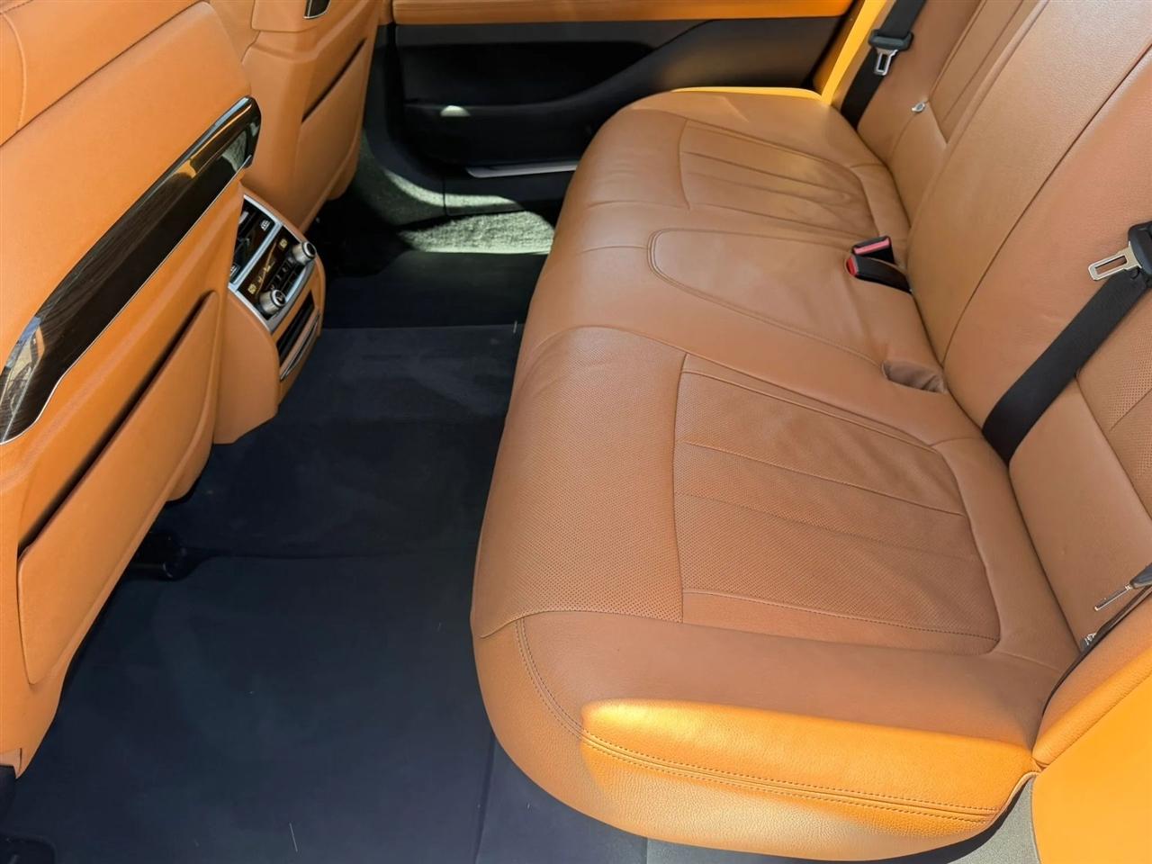 BMW 7 Series 740i Sedan 2020