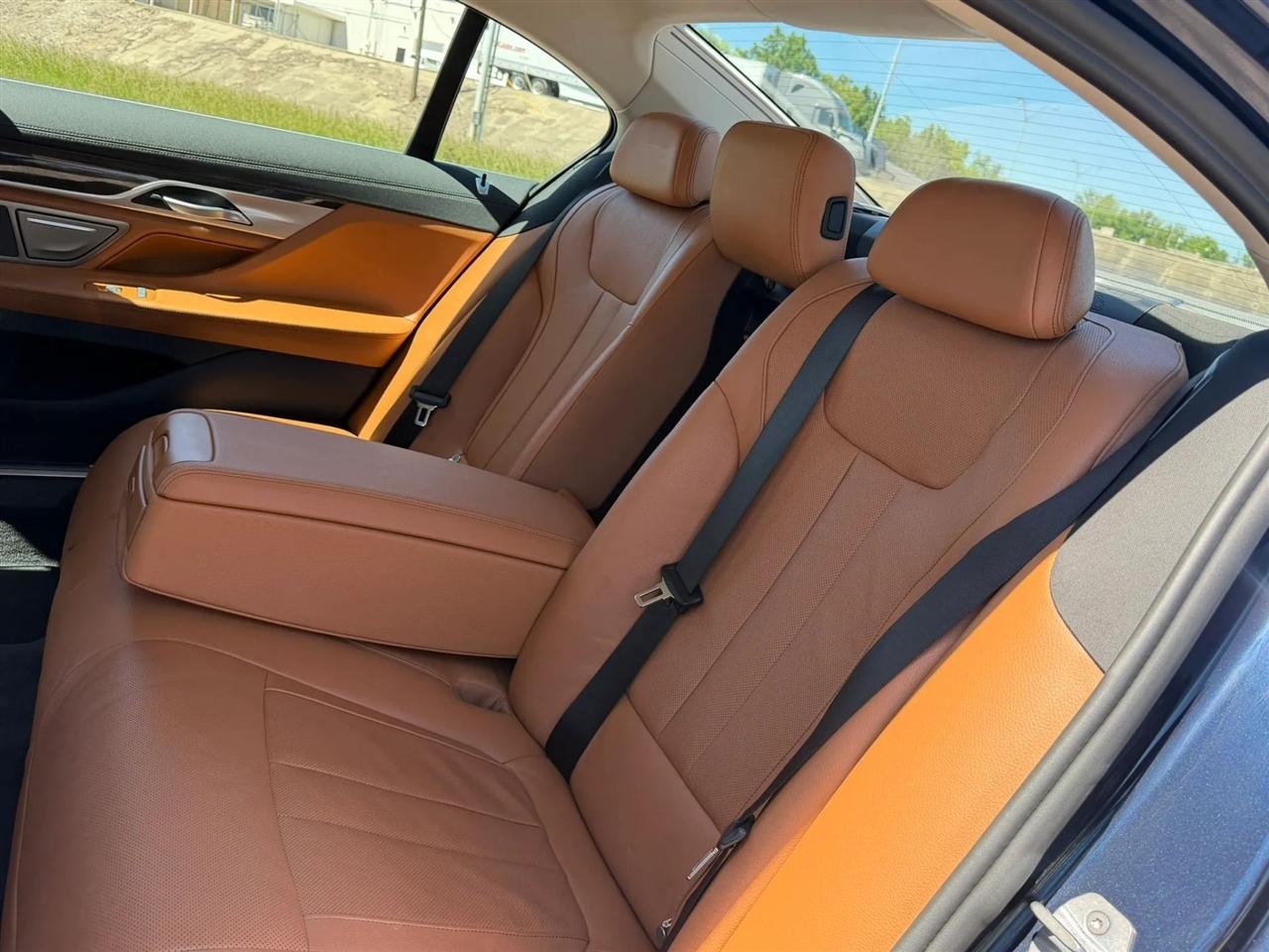 BMW 7 Series 740i Sedan 2020