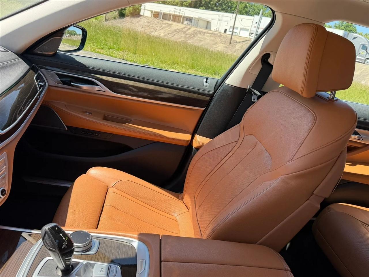 BMW 7 Series 740i Sedan 2020