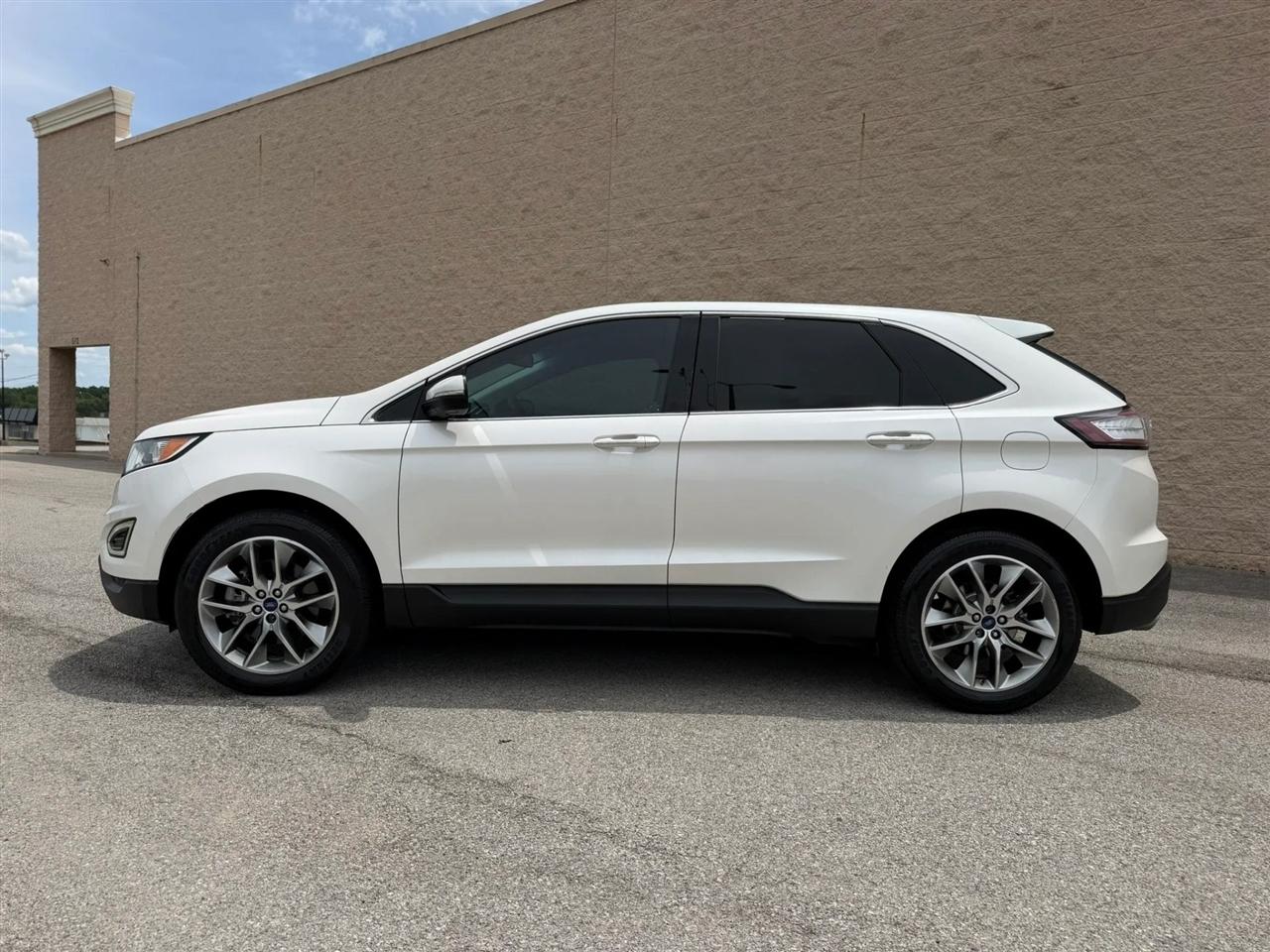 Ford Edge 4dr Titanium FWD 2015