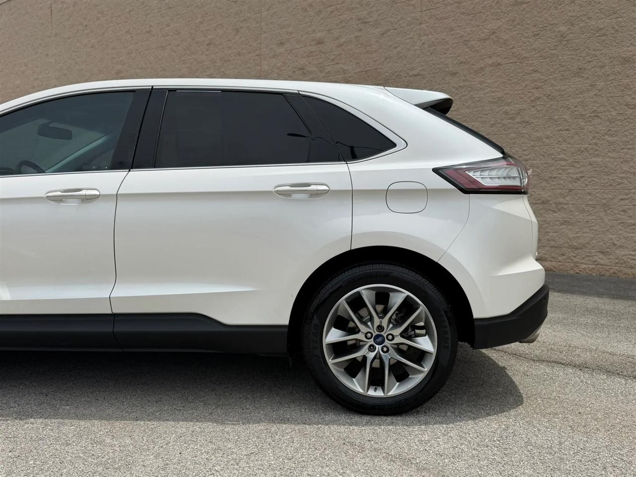Ford Edge 4dr Titanium FWD 2015
