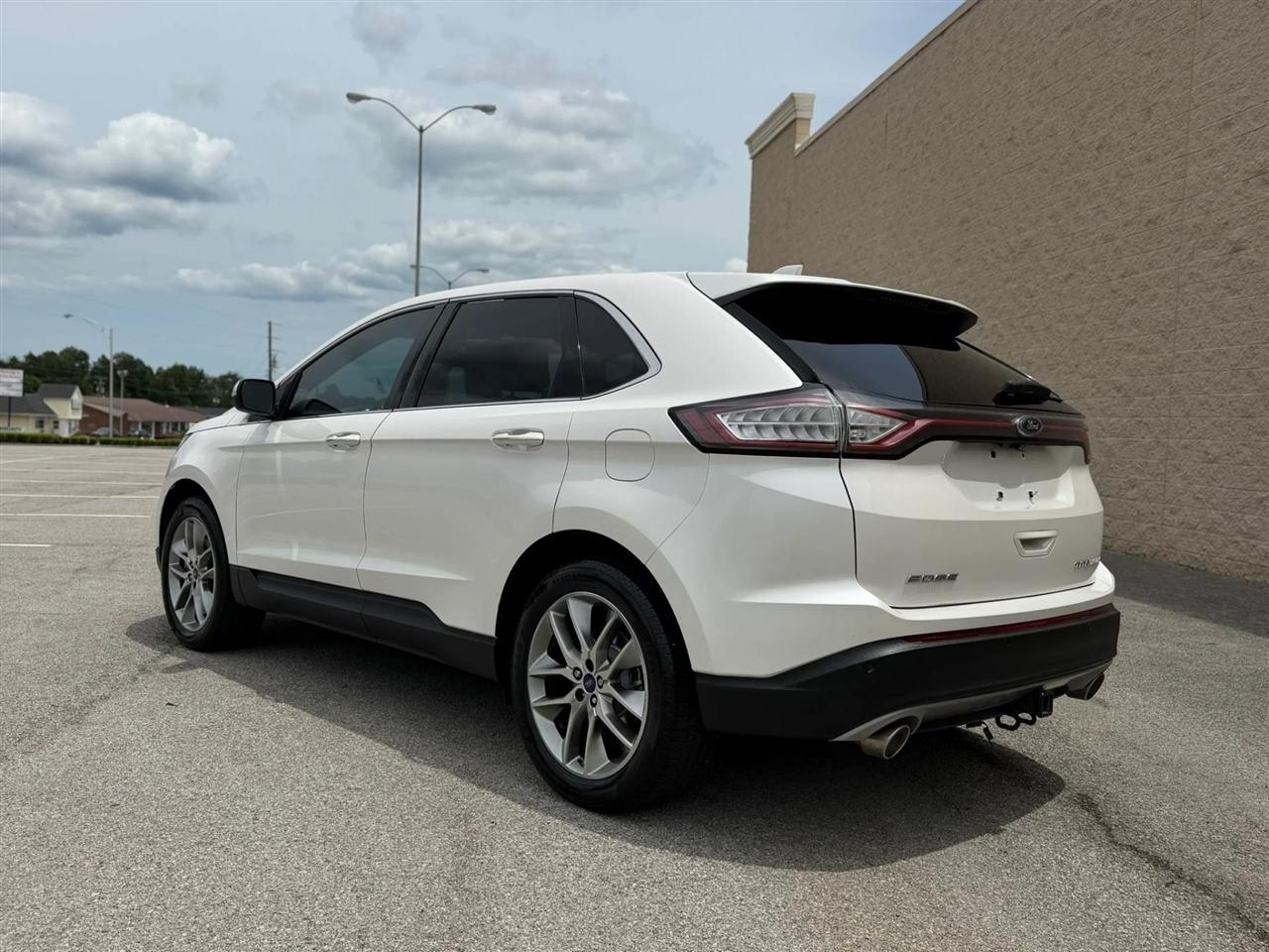 Ford Edge 4dr Titanium FWD 2015