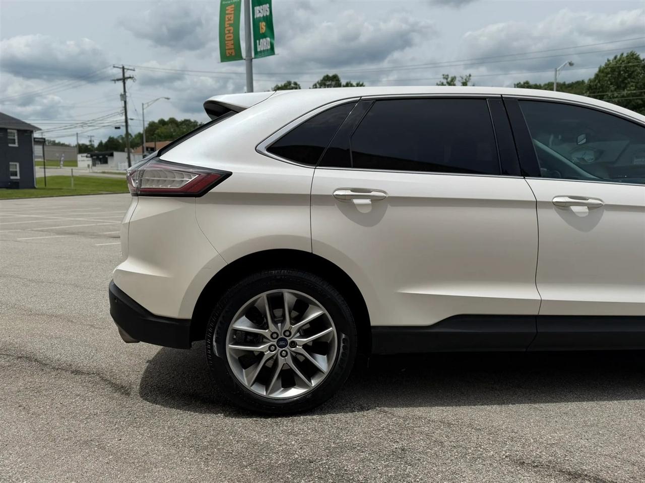 Ford Edge 4dr Titanium FWD 2015