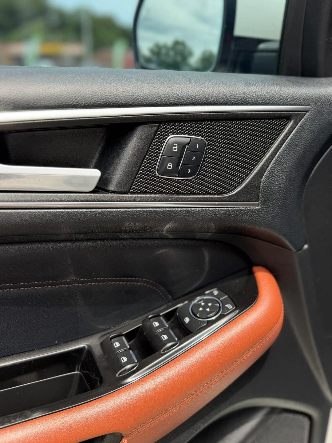 Ford Edge 4dr Titanium FWD 2015