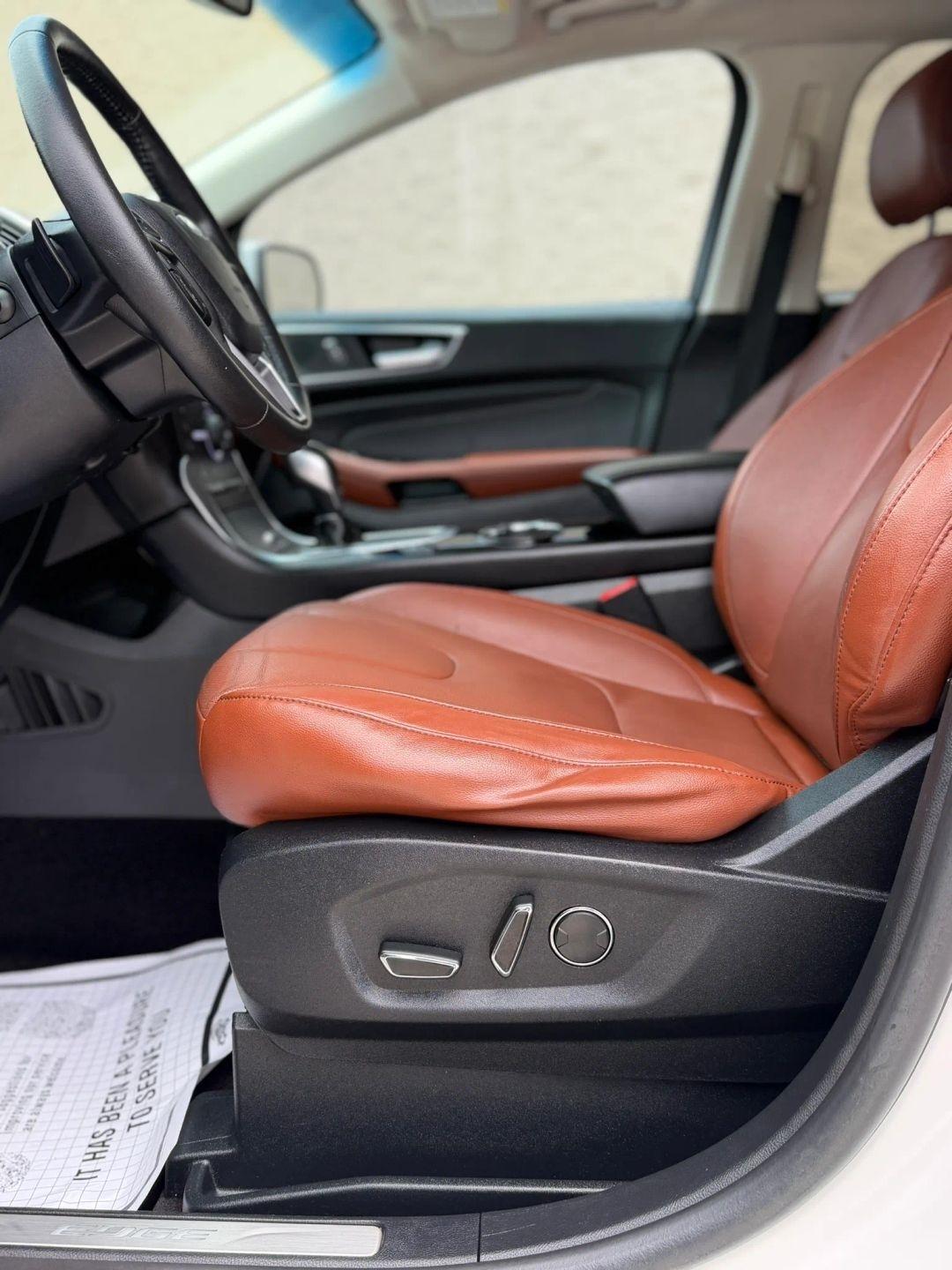 Ford Edge 4dr Titanium FWD 2015