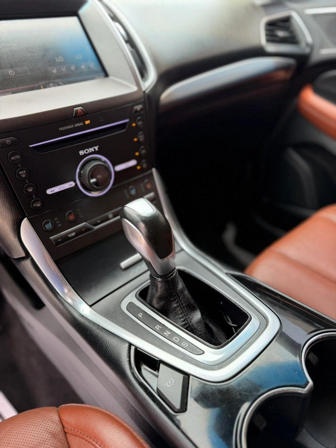 Ford Edge 4dr Titanium FWD 2015