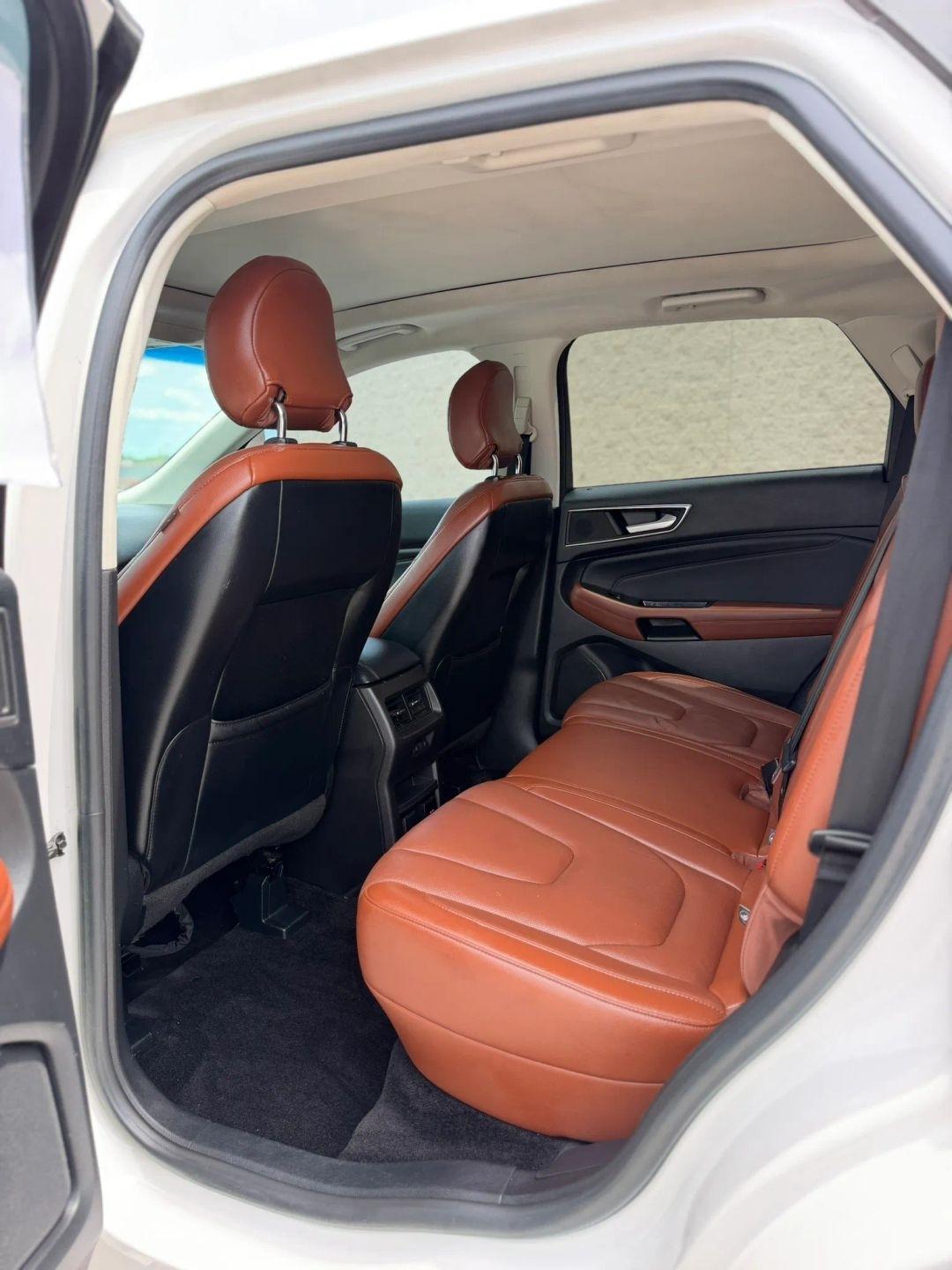 Ford Edge 4dr Titanium FWD 2015