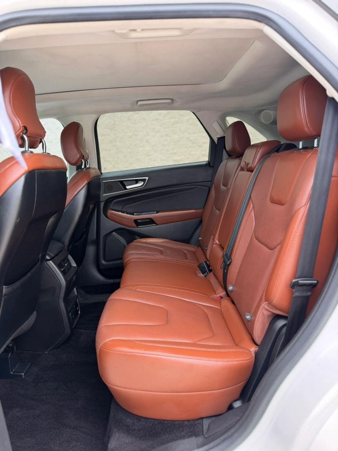 Ford Edge 4dr Titanium FWD 2015