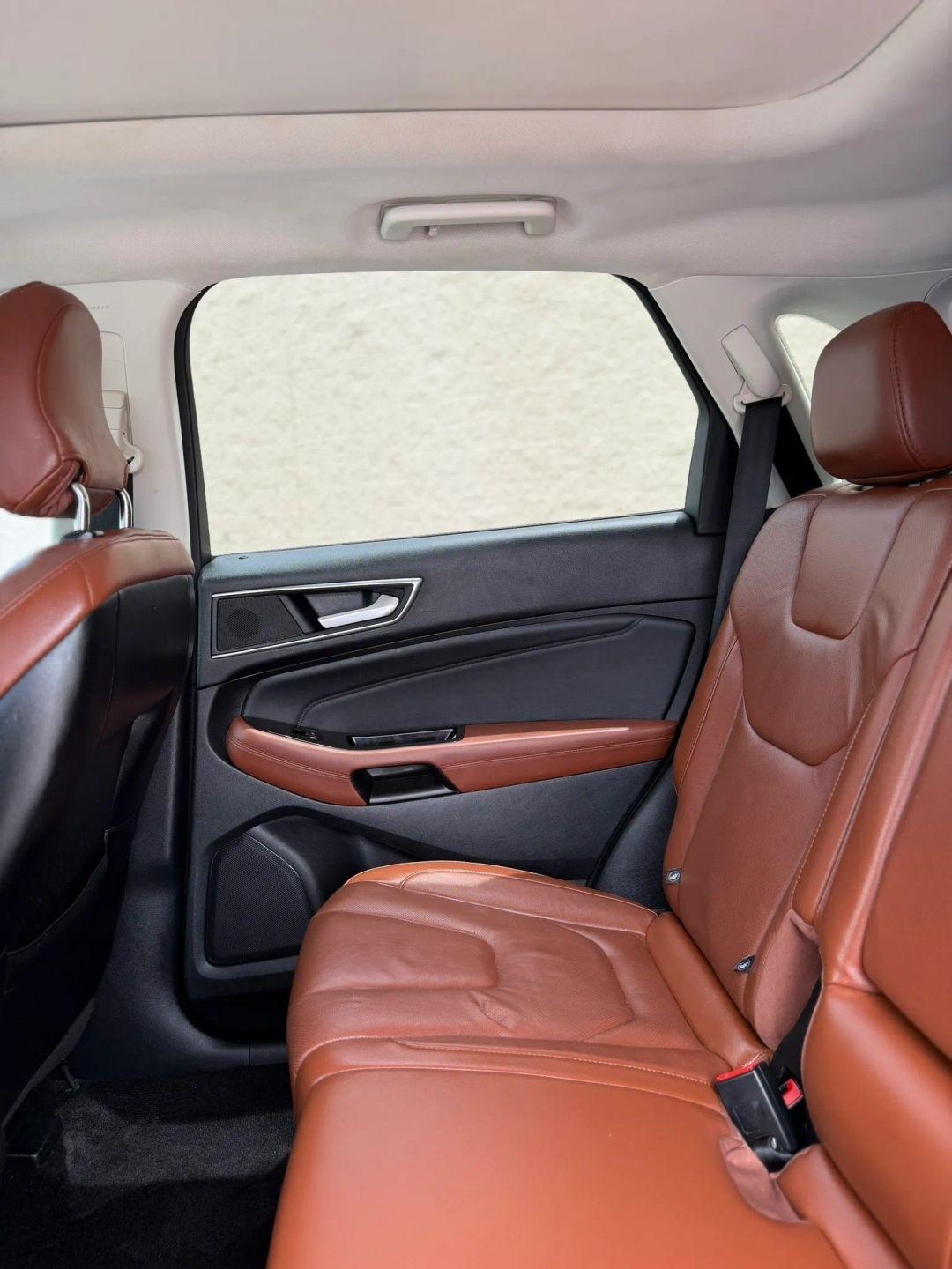 Ford Edge 4dr Titanium FWD 2015