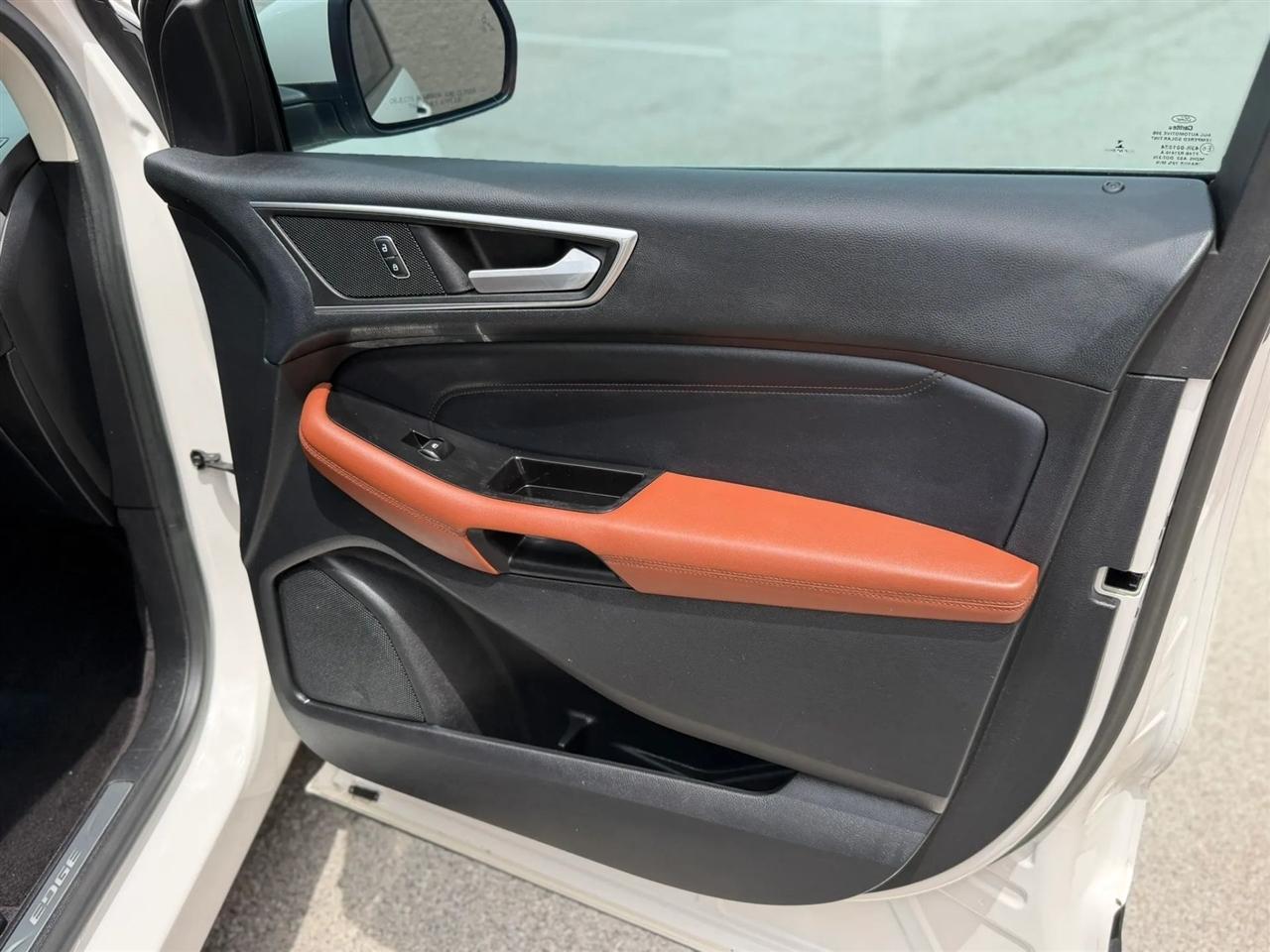 Ford Edge 4dr Titanium FWD 2015