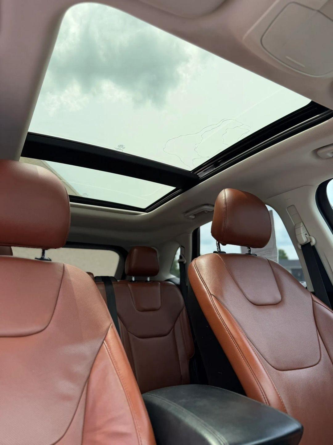 Ford Edge 4dr Titanium FWD 2015