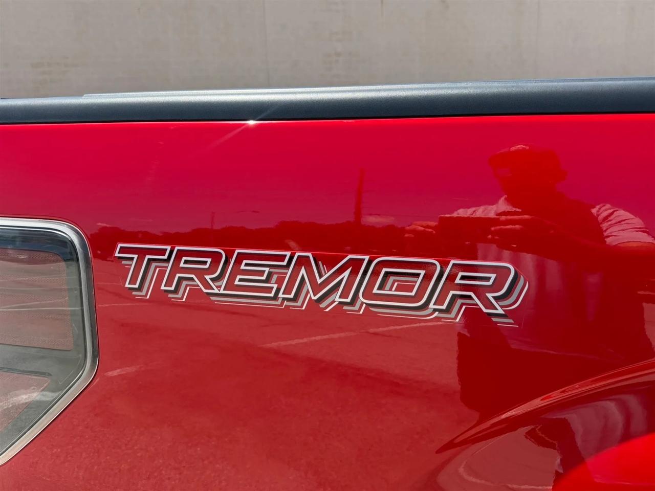 Ford F-150 4WD Reg Cab 126" FX4 Tremor 2014
