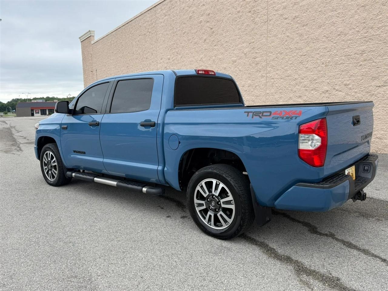 Toyota Tundra 4WD SR5 CrewMax 5.5' Bed 5.7L FFV (Natl) 2019