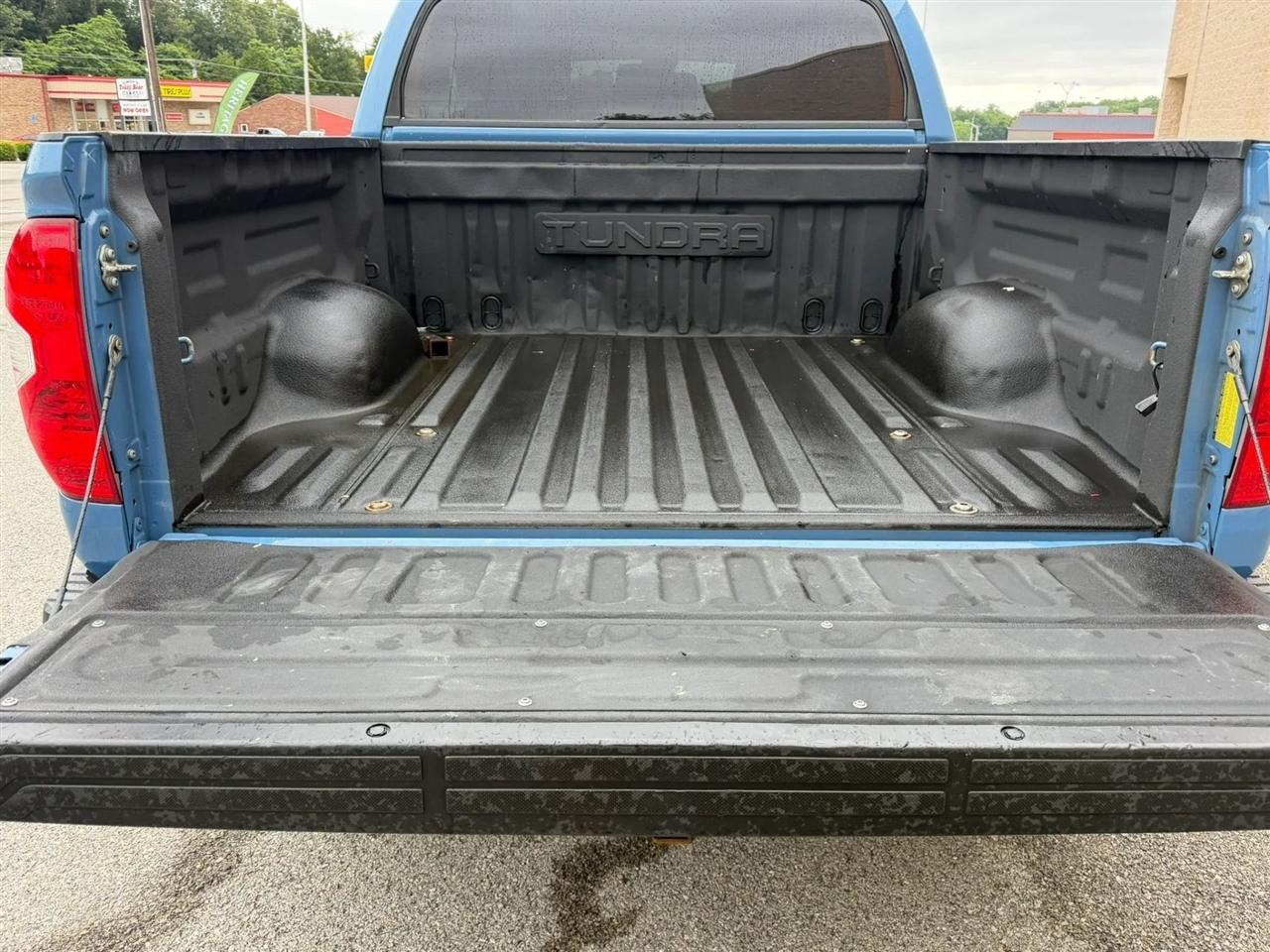 Toyota Tundra 4WD SR5 CrewMax 5.5' Bed 5.7L FFV (Natl) 2019