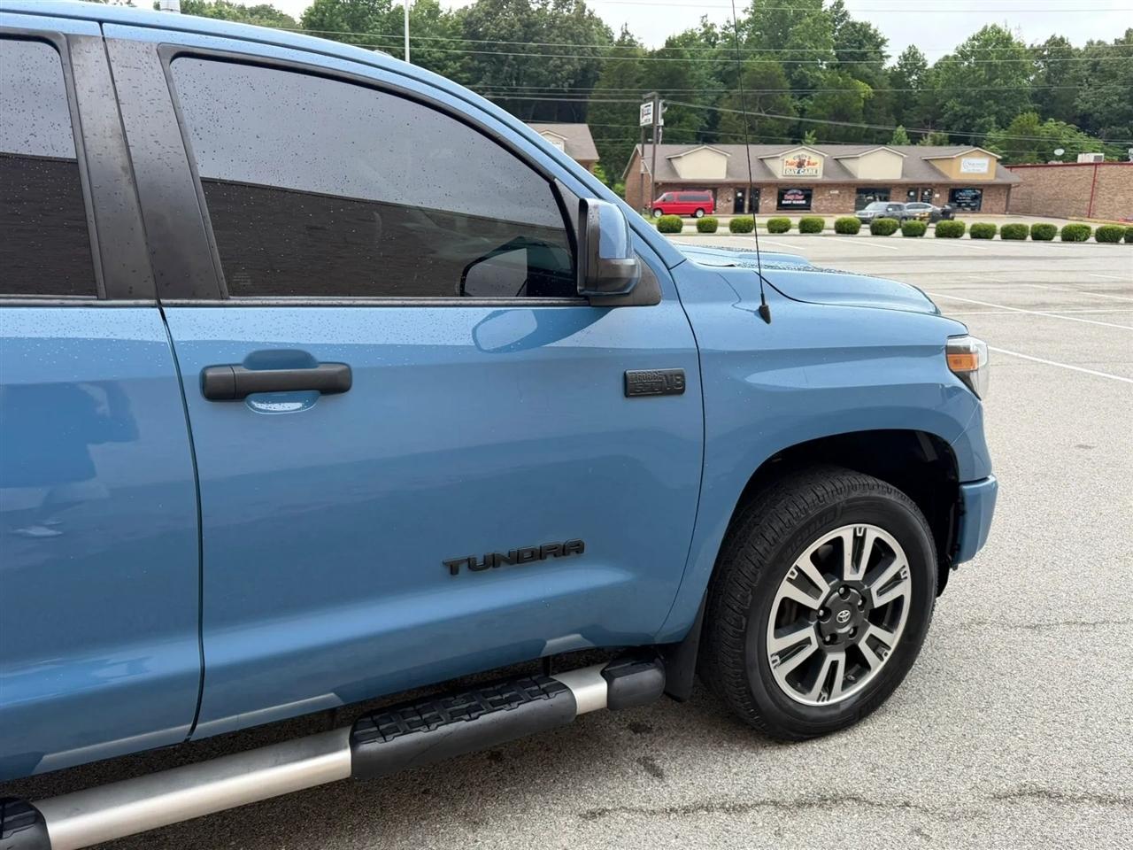 Toyota Tundra 4WD SR5 CrewMax 5.5' Bed 5.7L FFV (Natl) 2019