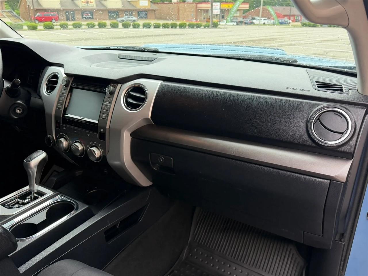 Toyota Tundra 4WD SR5 CrewMax 5.5' Bed 5.7L FFV (Natl) 2019