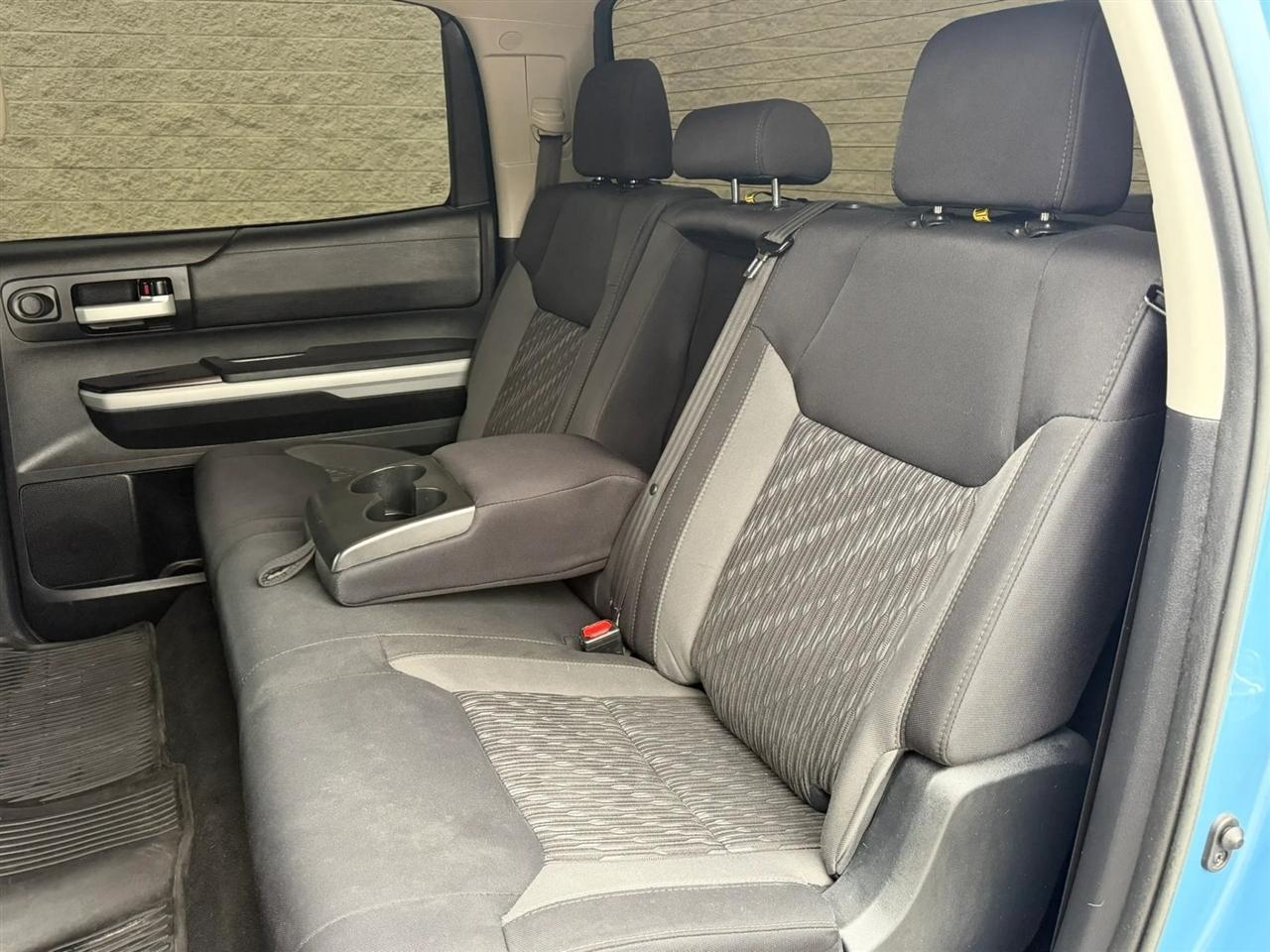 Toyota Tundra 4WD SR5 CrewMax 5.5' Bed 5.7L FFV (Natl) 2019