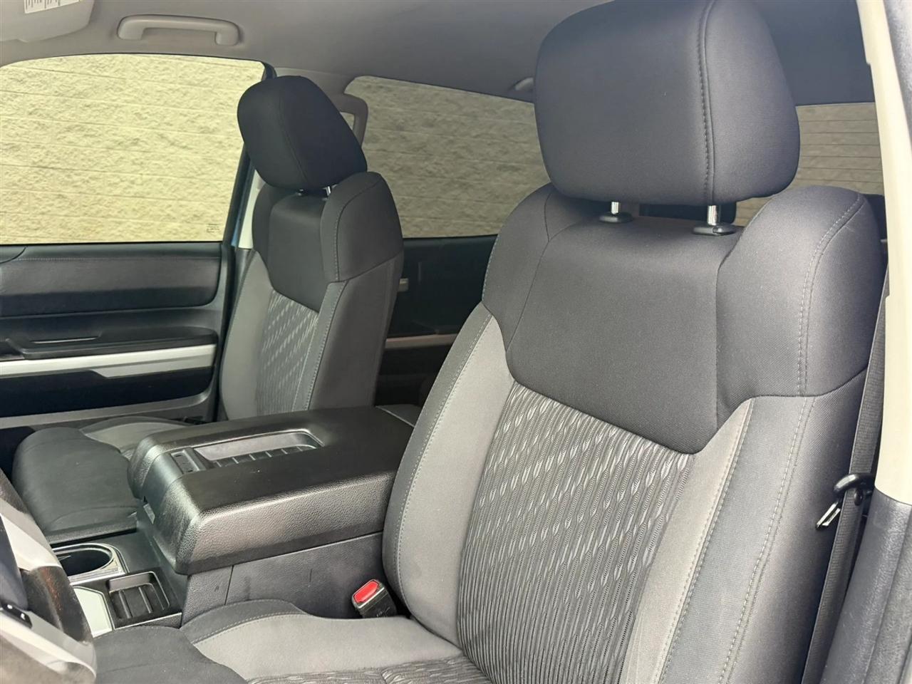 Toyota Tundra 4WD SR5 CrewMax 5.5' Bed 5.7L FFV (Natl) 2019