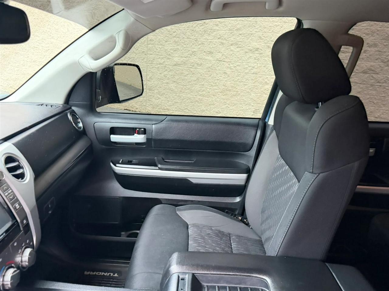 Toyota Tundra 4WD SR5 CrewMax 5.5' Bed 5.7L FFV (Natl) 2019