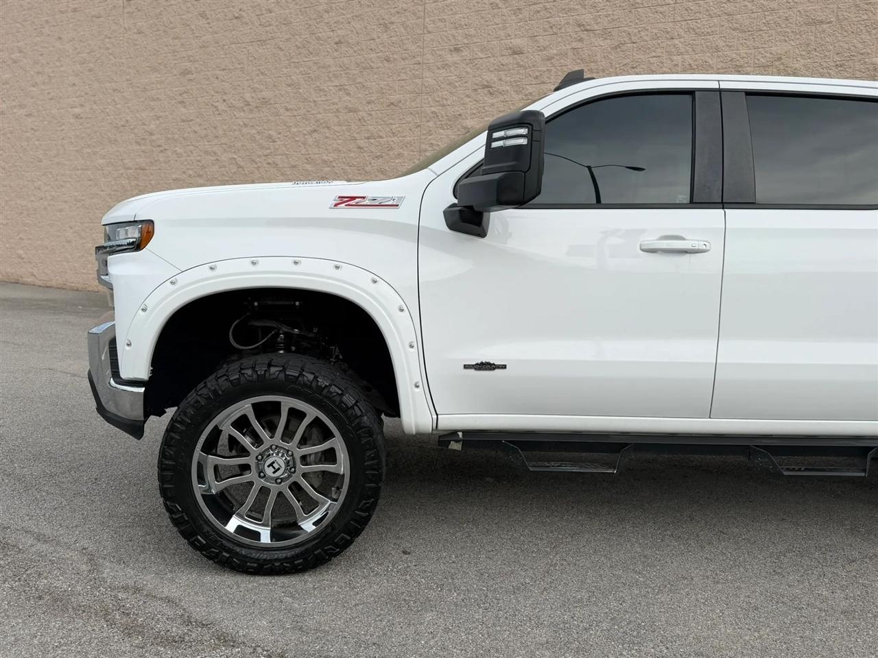 Chevrolet Silverado 1500 4WD Crew Cab 147" LT 2020