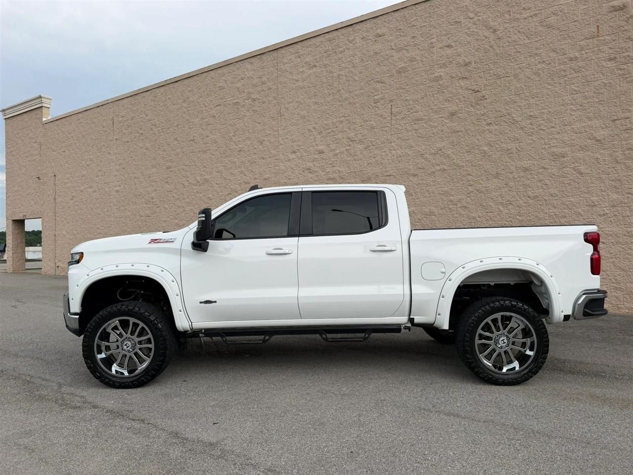 Chevrolet Silverado 1500 4WD Crew Cab 147" LT 2020