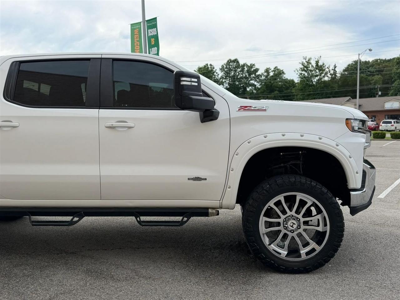 Chevrolet Silverado 1500 4WD Crew Cab 147" LT 2020