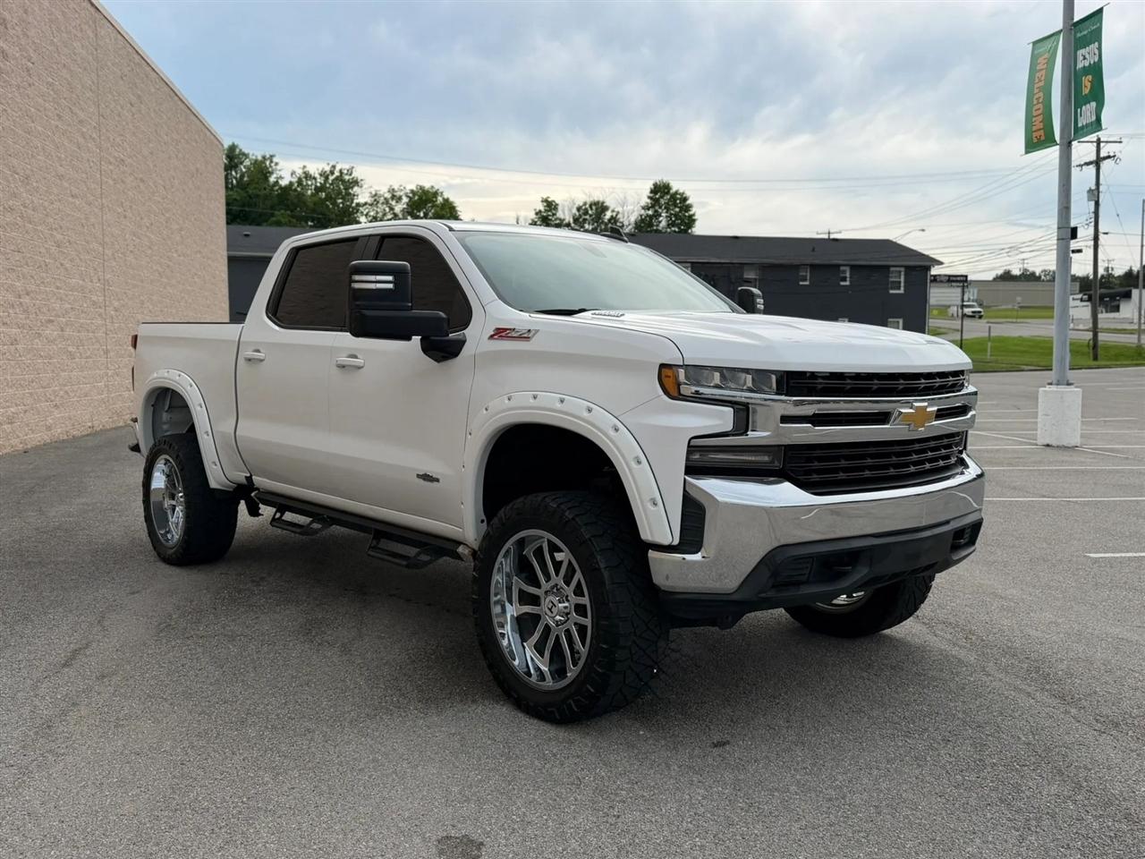 Chevrolet Silverado 1500 4WD Crew Cab 147" LT 2020