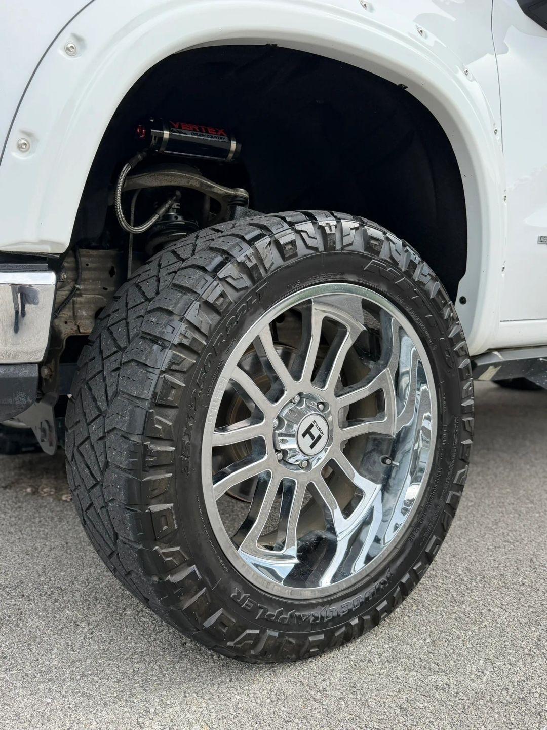 Chevrolet Silverado 1500 4WD Crew Cab 147" LT 2020