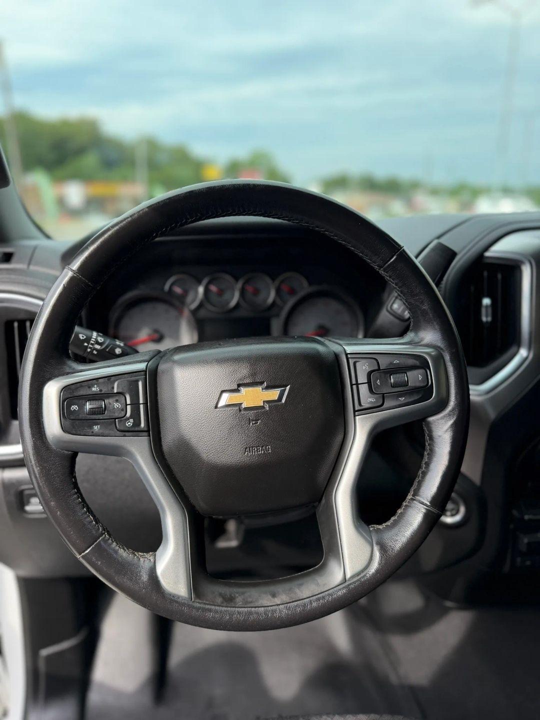 Chevrolet Silverado 1500 4WD Crew Cab 147" LT 2020