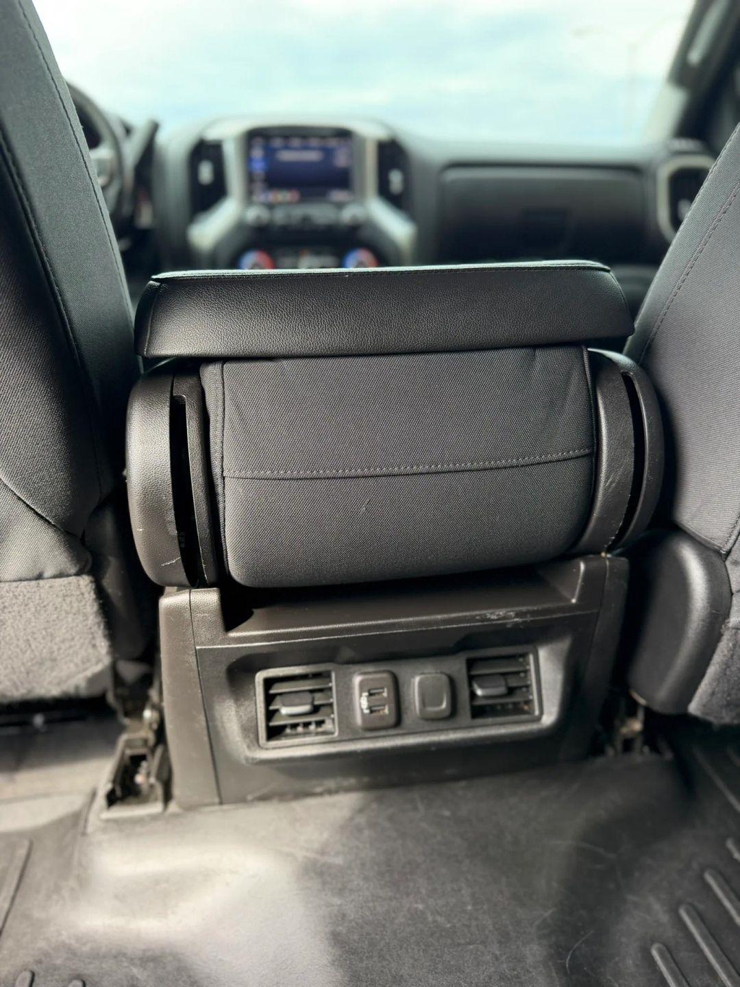 Chevrolet Silverado 1500 4WD Crew Cab 147" LT 2020