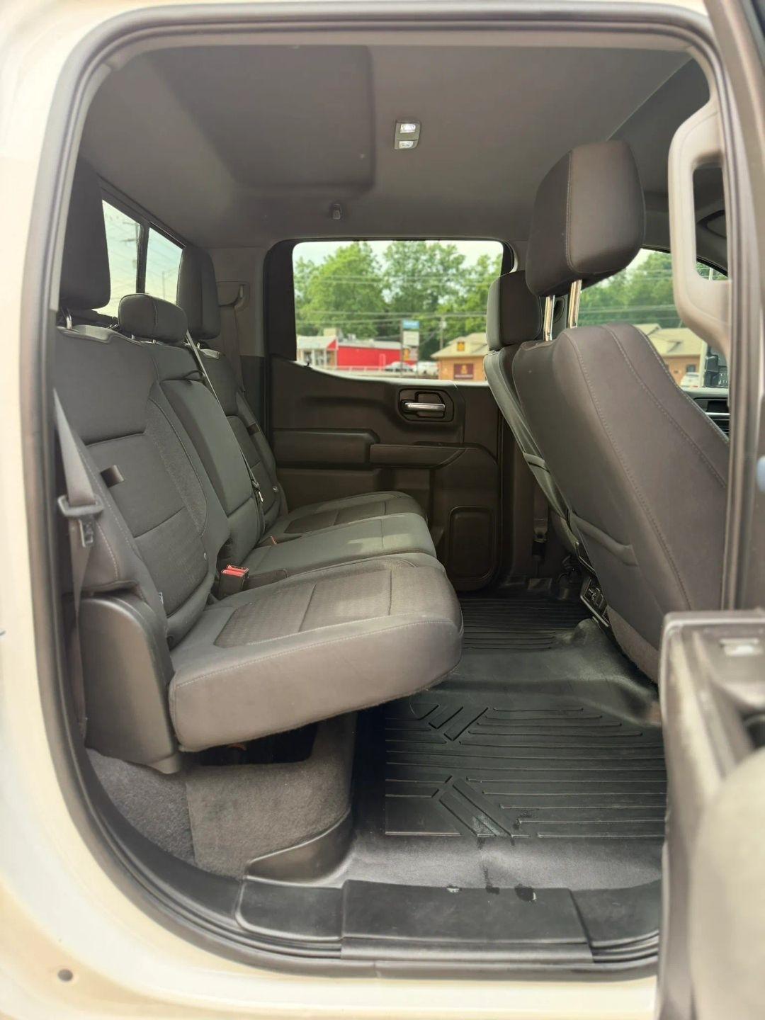 Chevrolet Silverado 1500 4WD Crew Cab 147" LT 2020