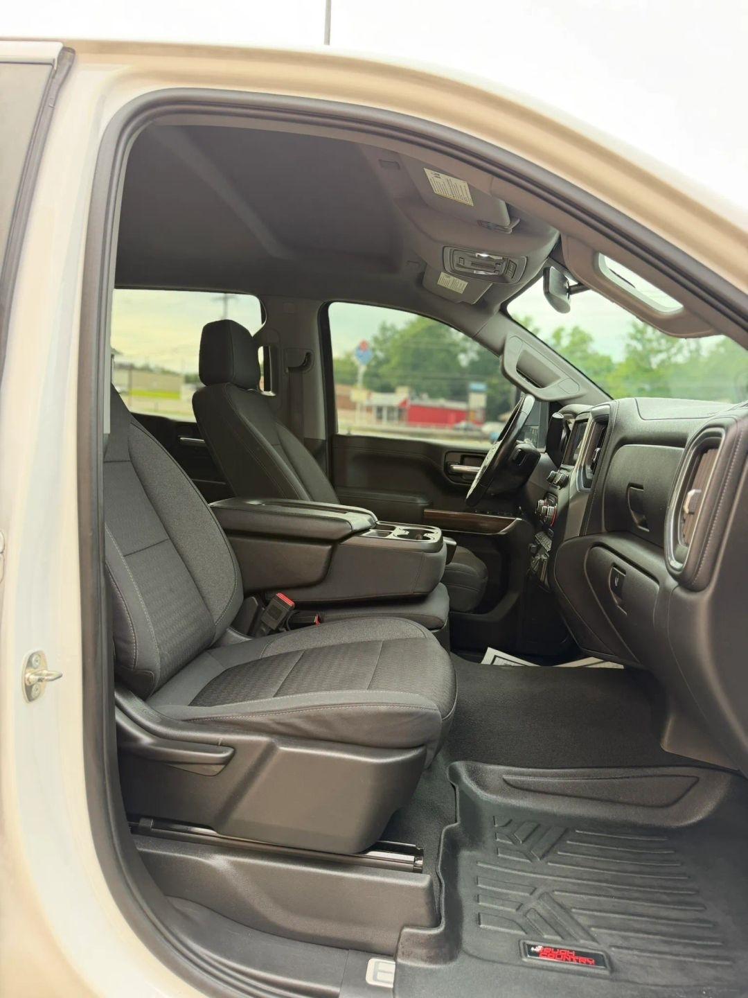 Chevrolet Silverado 1500 4WD Crew Cab 147" LT 2020