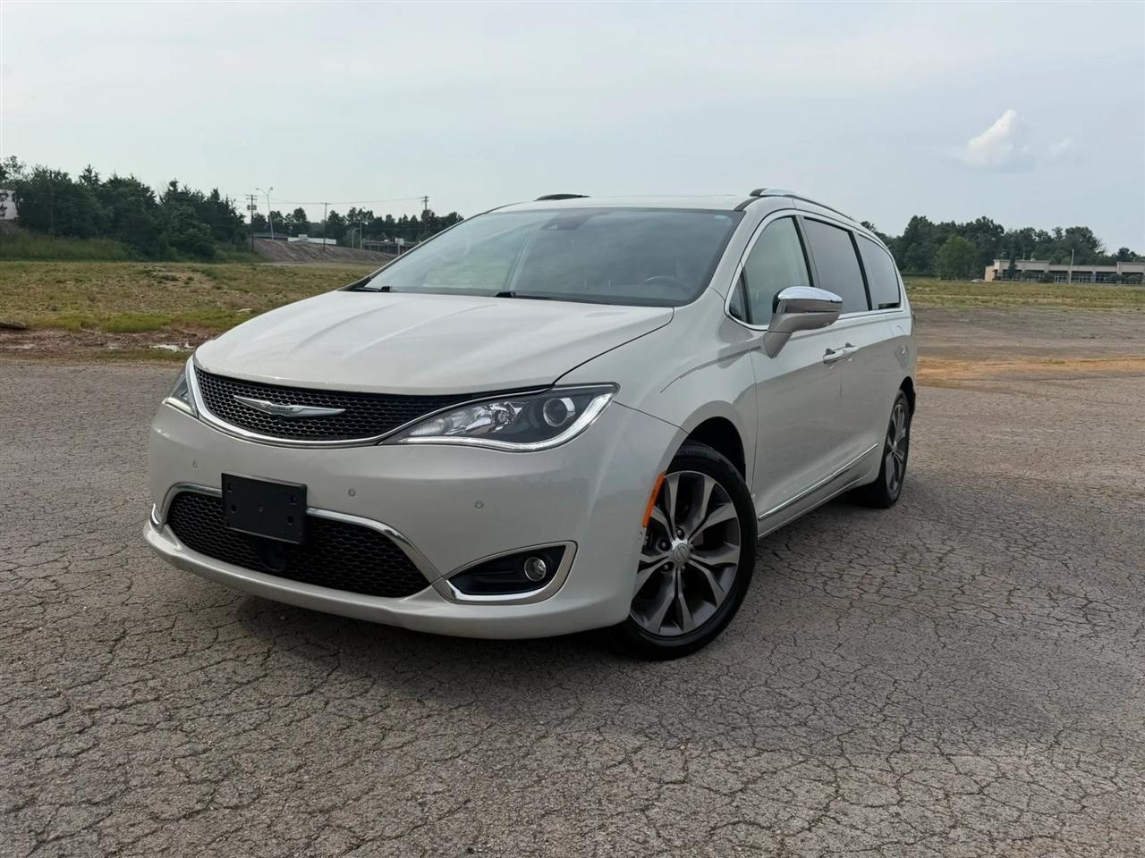 Chrysler Pacifica Limited FWD 2017