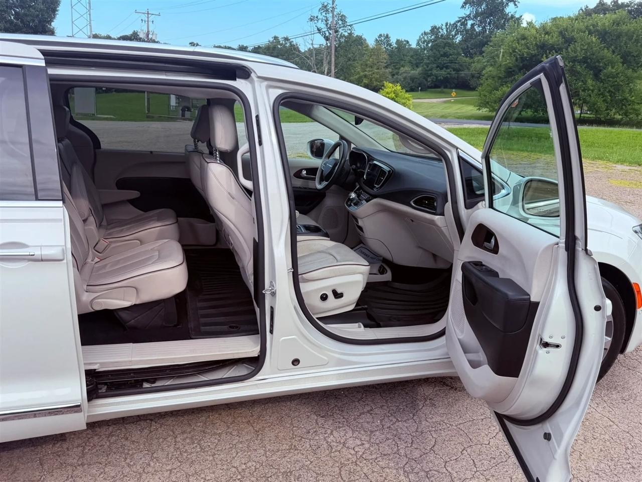 Chrysler Pacifica Limited FWD 2017