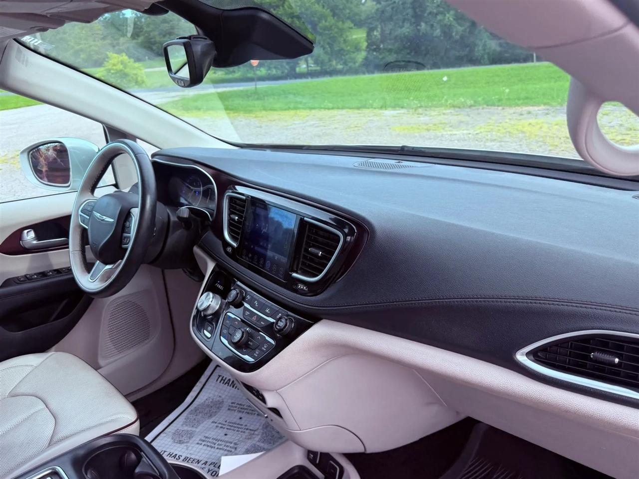 Chrysler Pacifica Limited FWD 2017