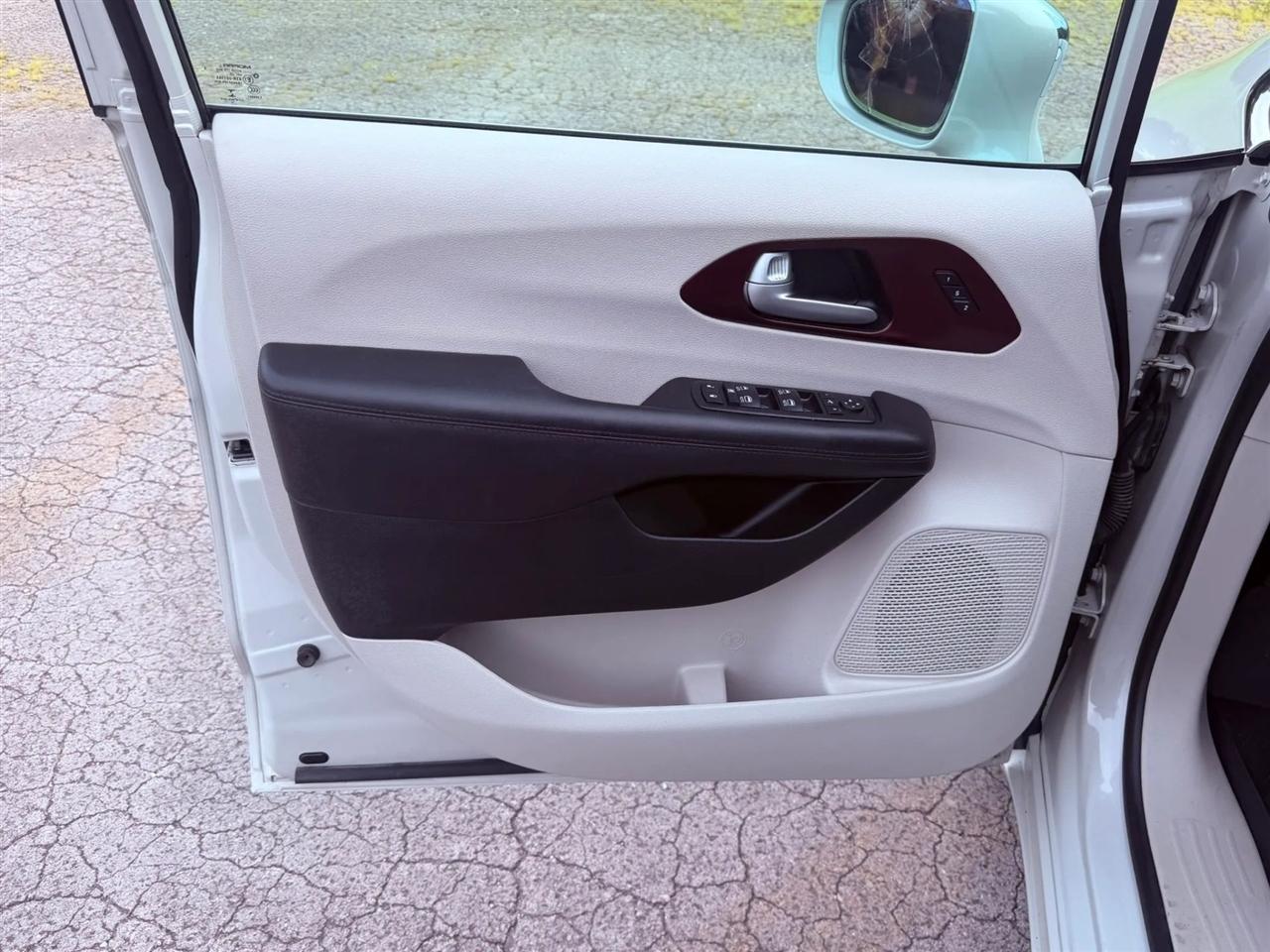 Chrysler Pacifica Limited FWD 2017