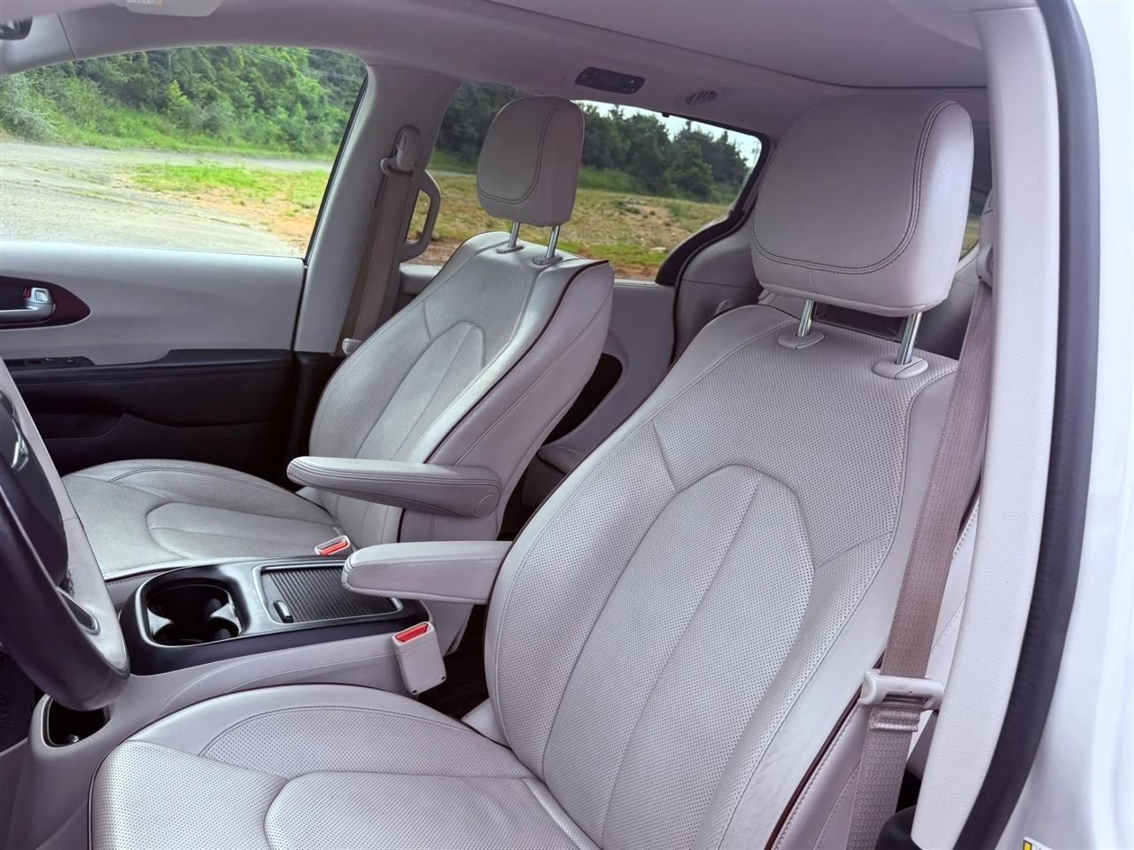 Chrysler Pacifica Limited FWD 2017