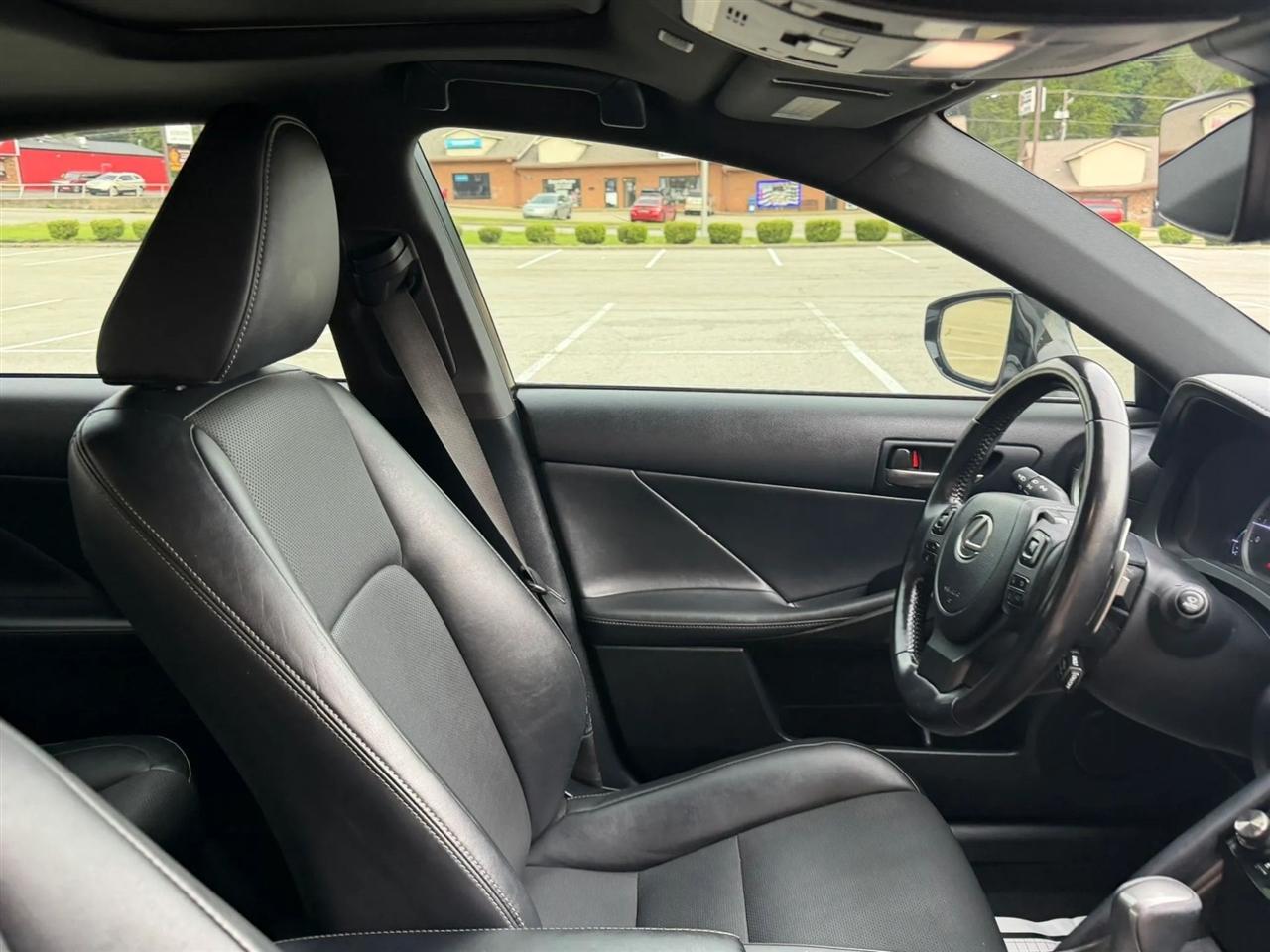Lexus IS IS 300 RWD 2021