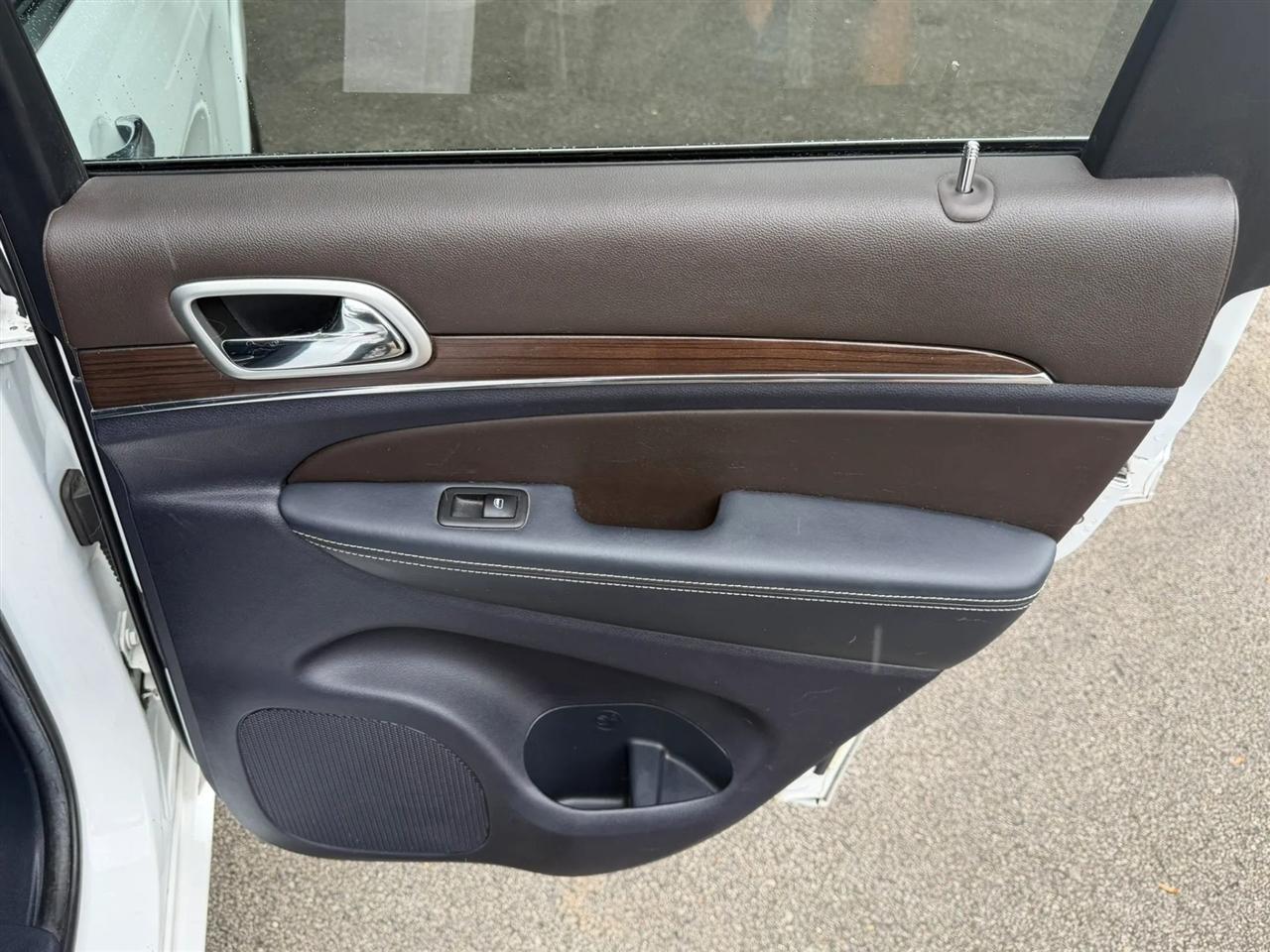 Jeep Grand Cherokee 4WD 4dr Overland 2014