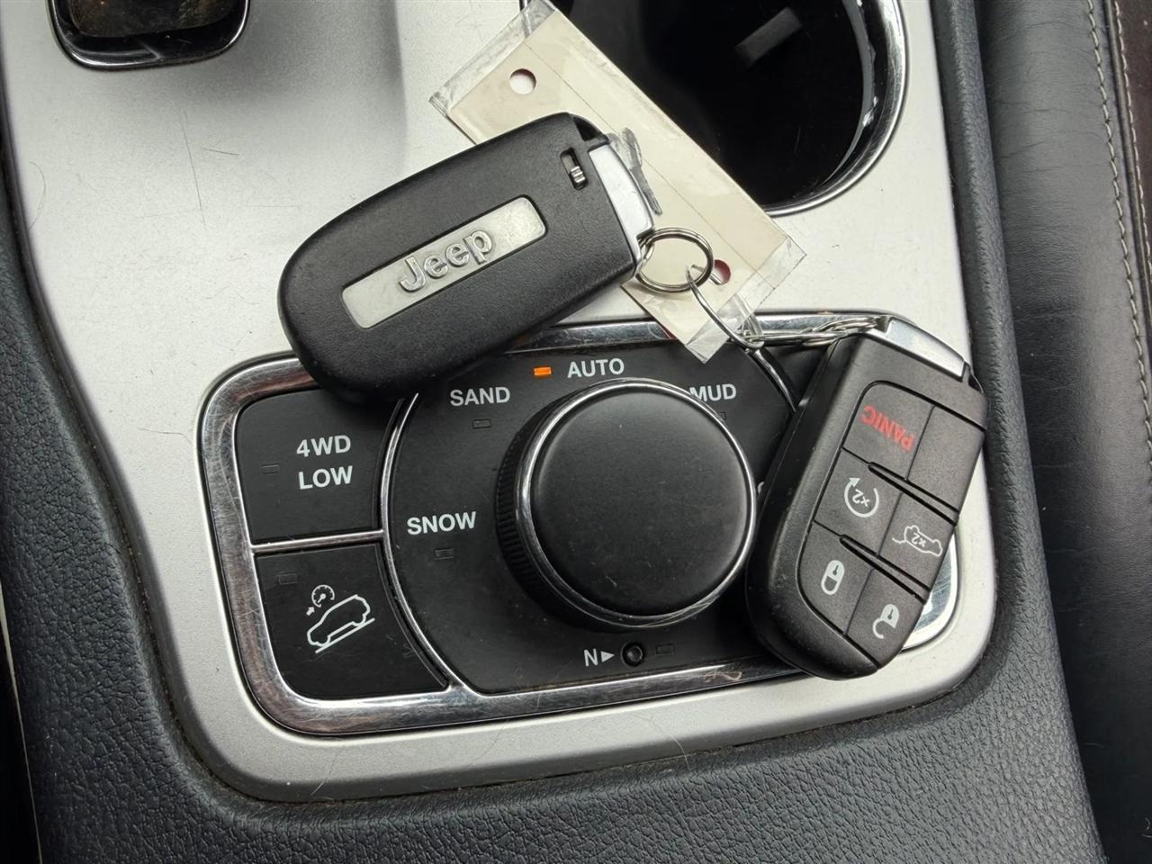 Jeep Grand Cherokee 4WD 4dr Overland 2014
