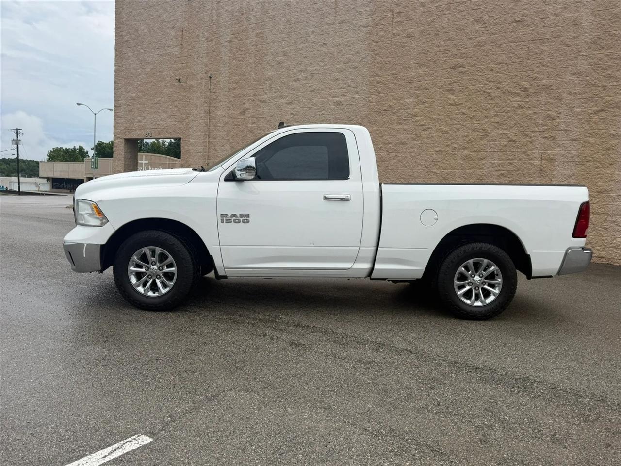 RAM 1500 2WD Reg Cab 120.5" SLT 2013