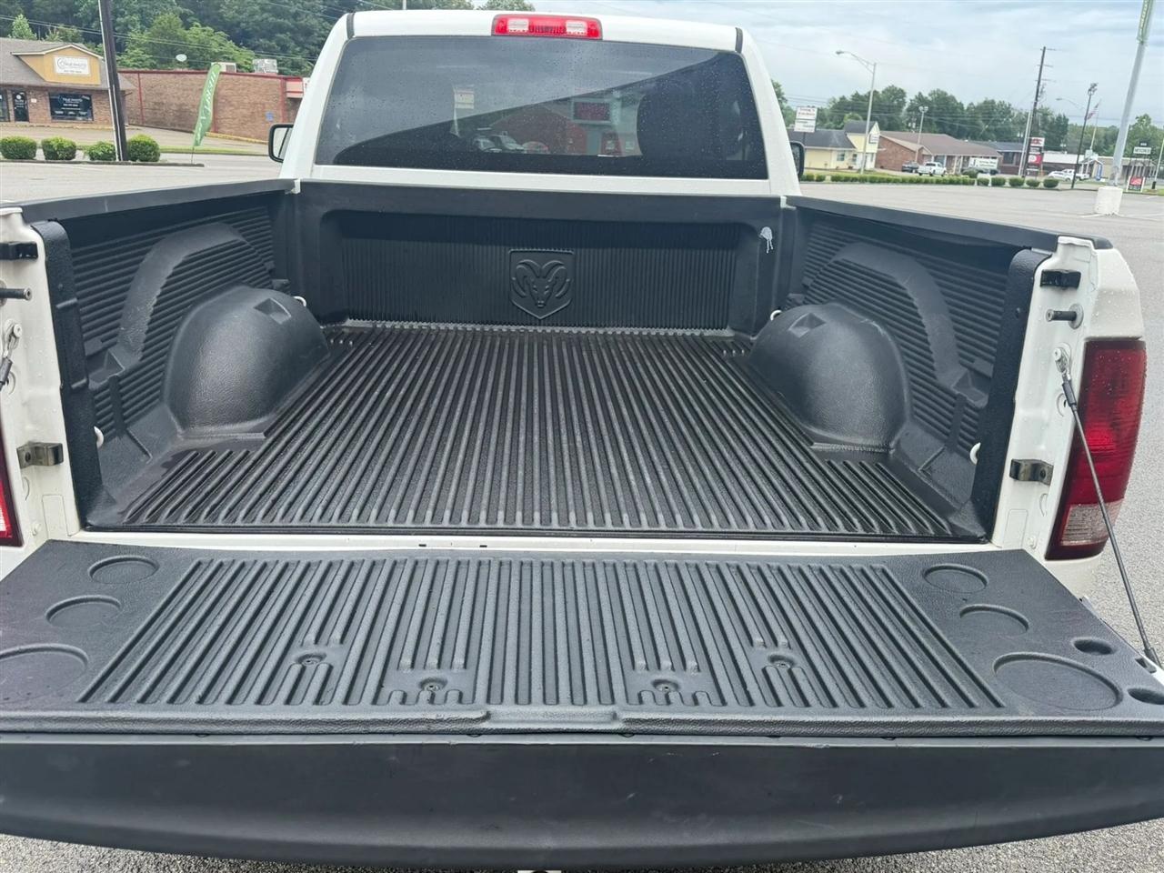RAM 1500 2WD Reg Cab 120.5" SLT 2013
